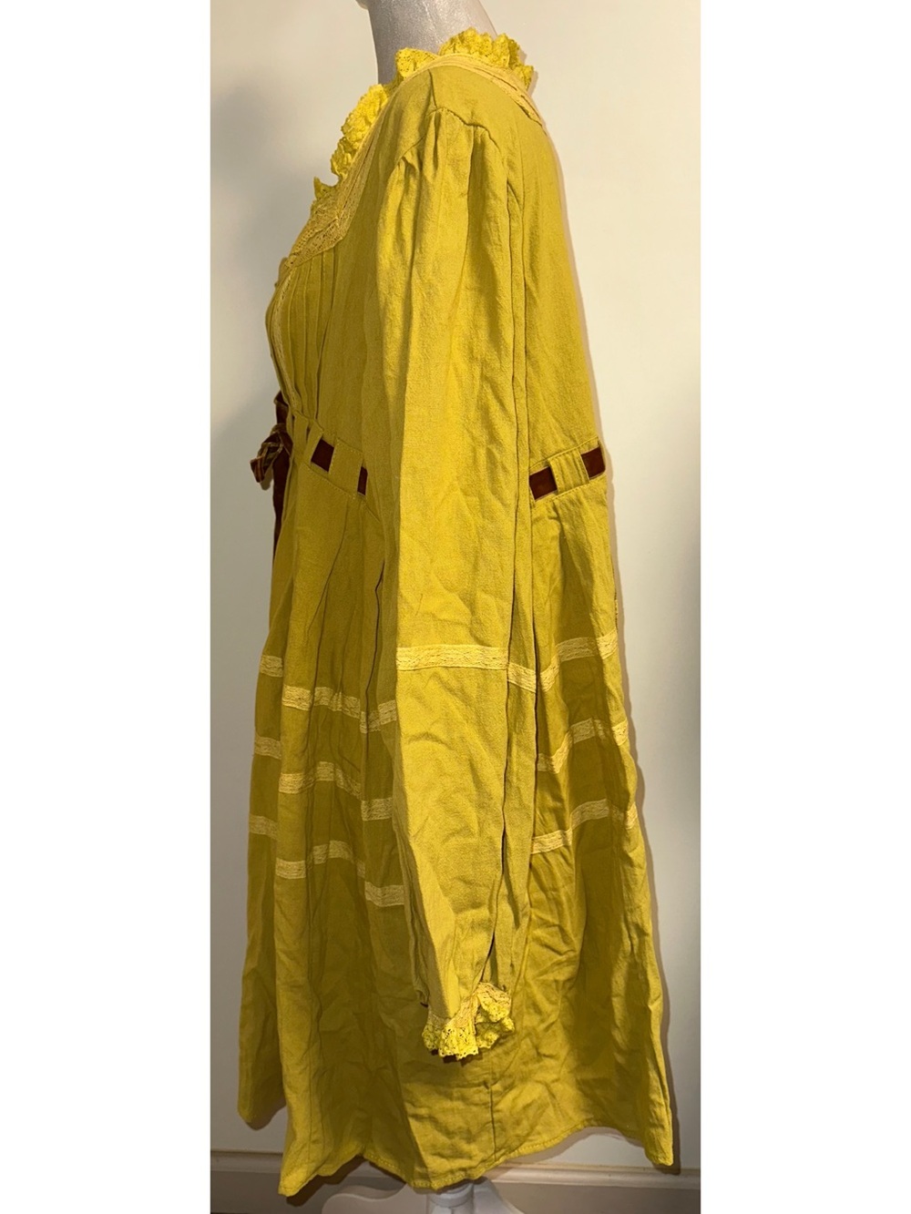 Chartreuse Green Vintage-Inspired Lace Trim Dress - Picture 10 of 11